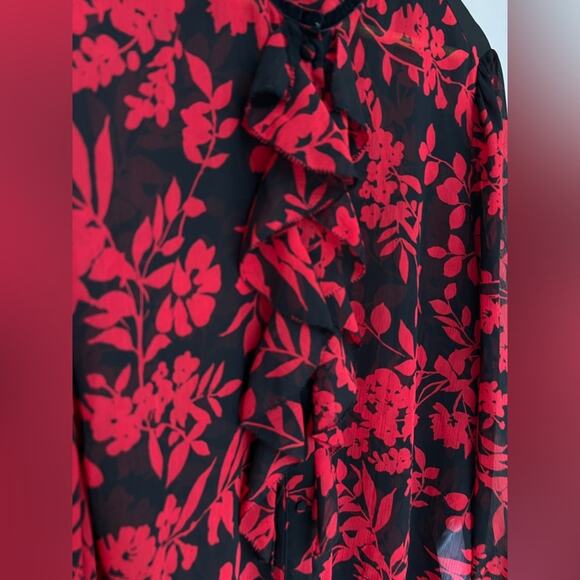 Chico’s Red Floral Ruffle Front Blouse | Size 3 (U.S. 16/18) - Picture 3 of 8